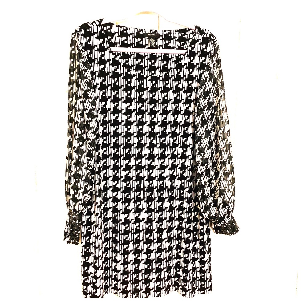 Alfani mini dress with long sleeves